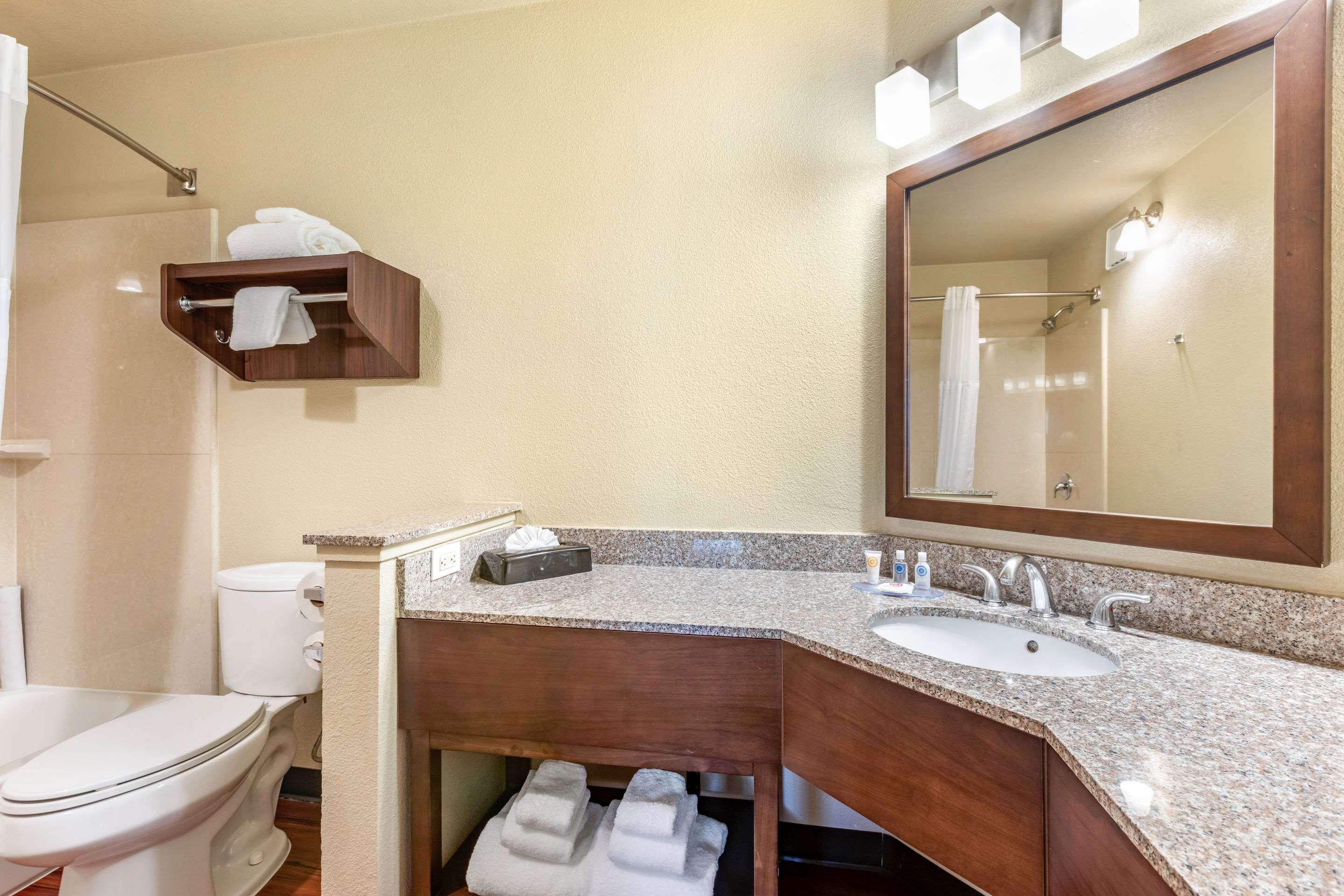 סנטה אנה Comfort Inn & Suites Orange County John Wayne Airport מראה חיצוני תמונה