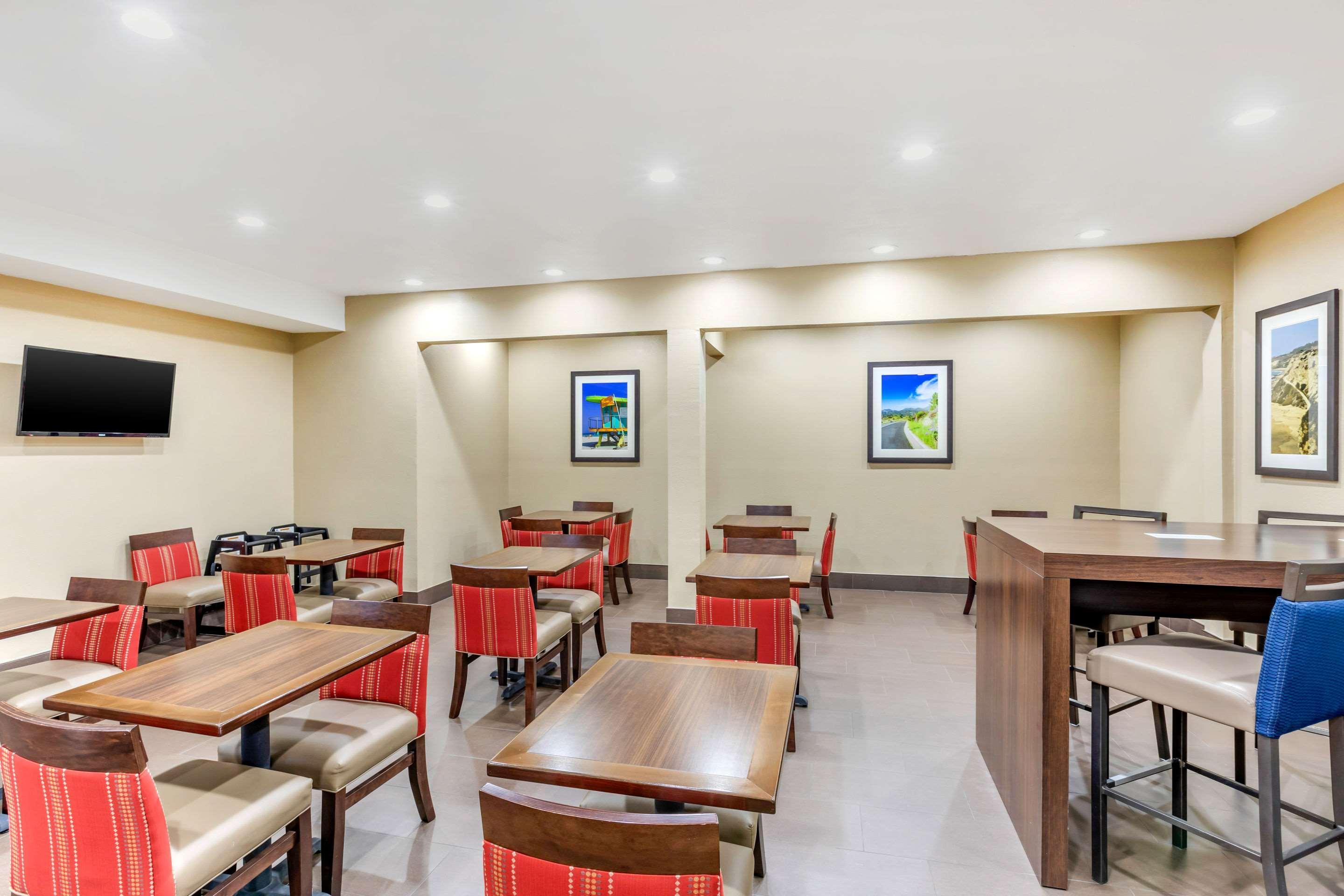 סנטה אנה Comfort Inn & Suites Orange County John Wayne Airport מראה חיצוני תמונה