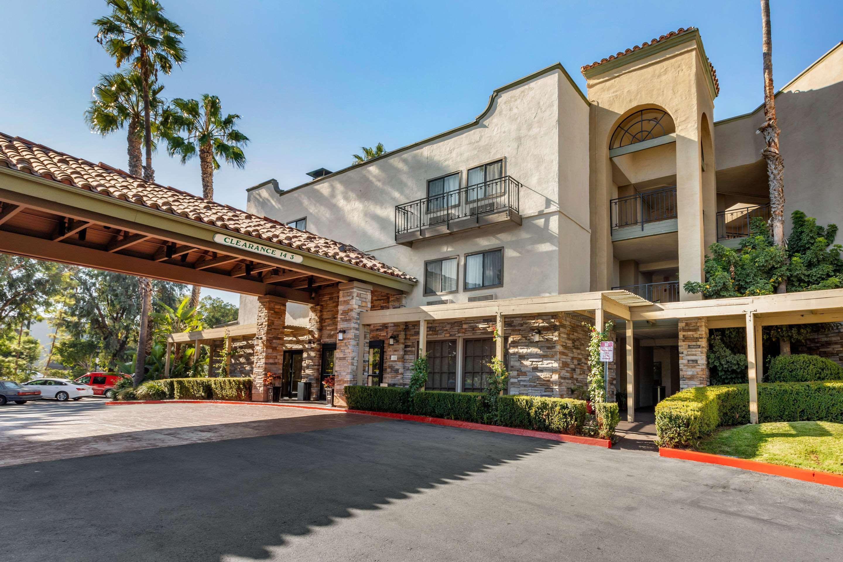 סנטה אנה Comfort Inn & Suites Orange County John Wayne Airport מראה חיצוני תמונה