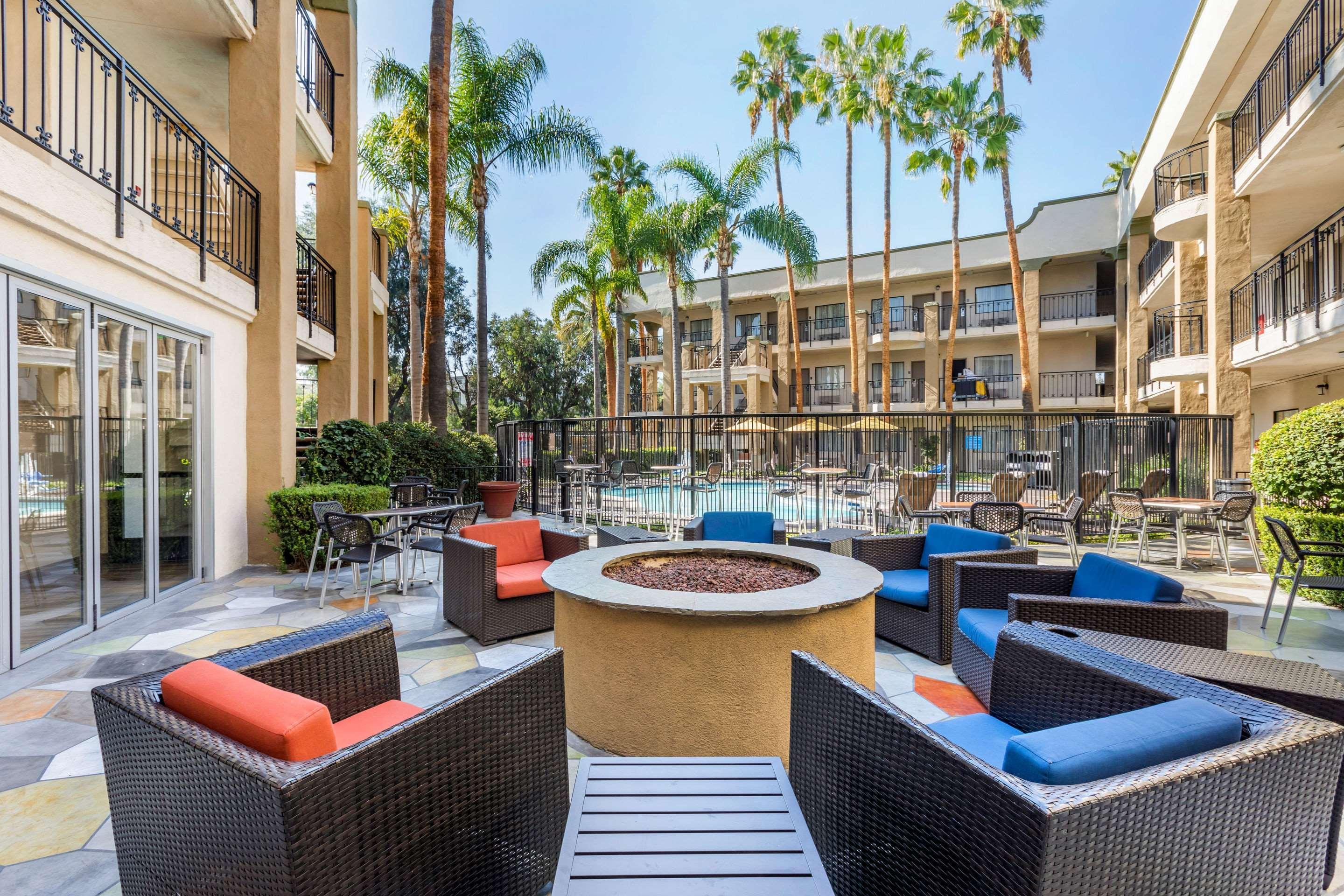 סנטה אנה Comfort Inn & Suites Orange County John Wayne Airport מראה חיצוני תמונה