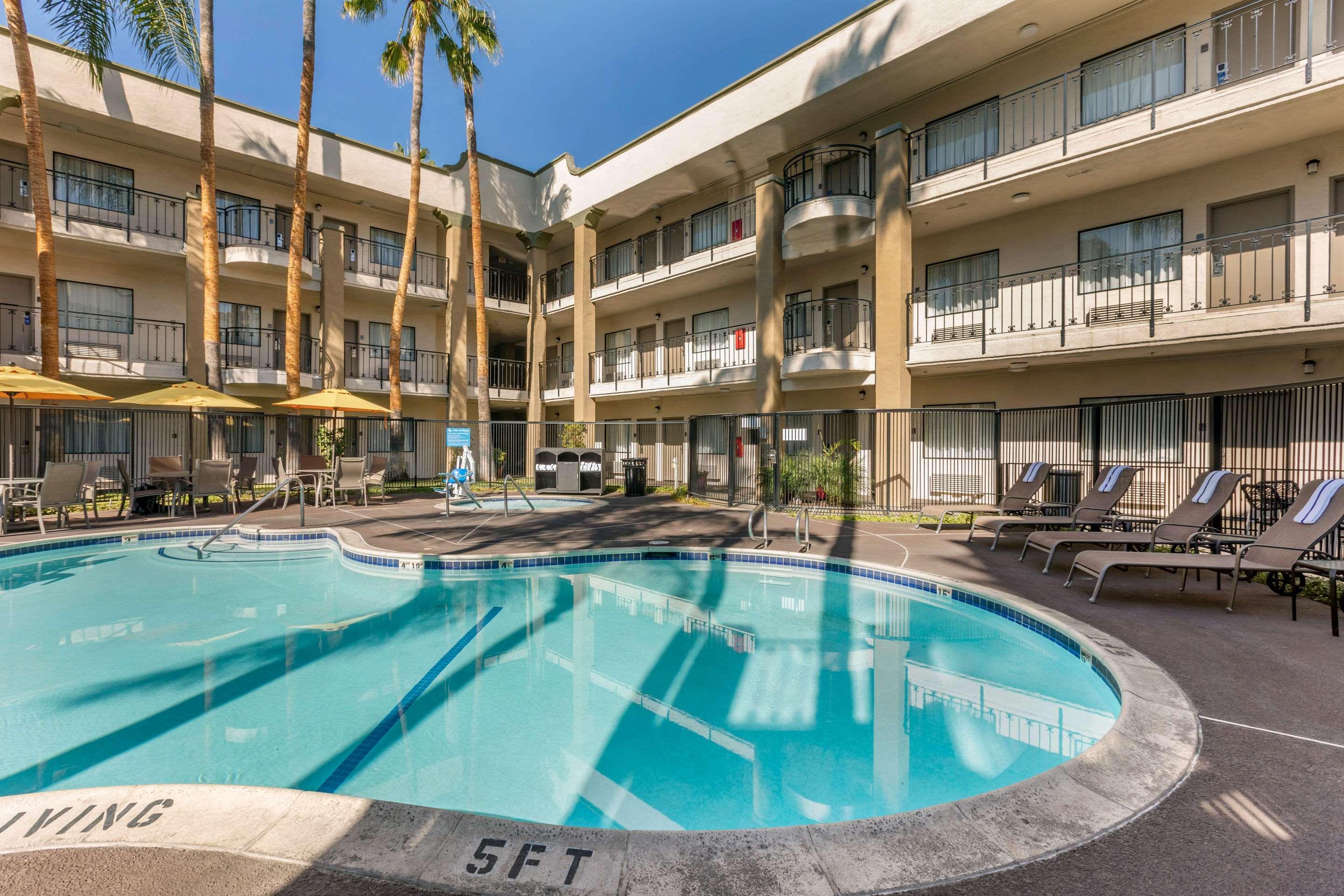 סנטה אנה Comfort Inn & Suites Orange County John Wayne Airport מראה חיצוני תמונה