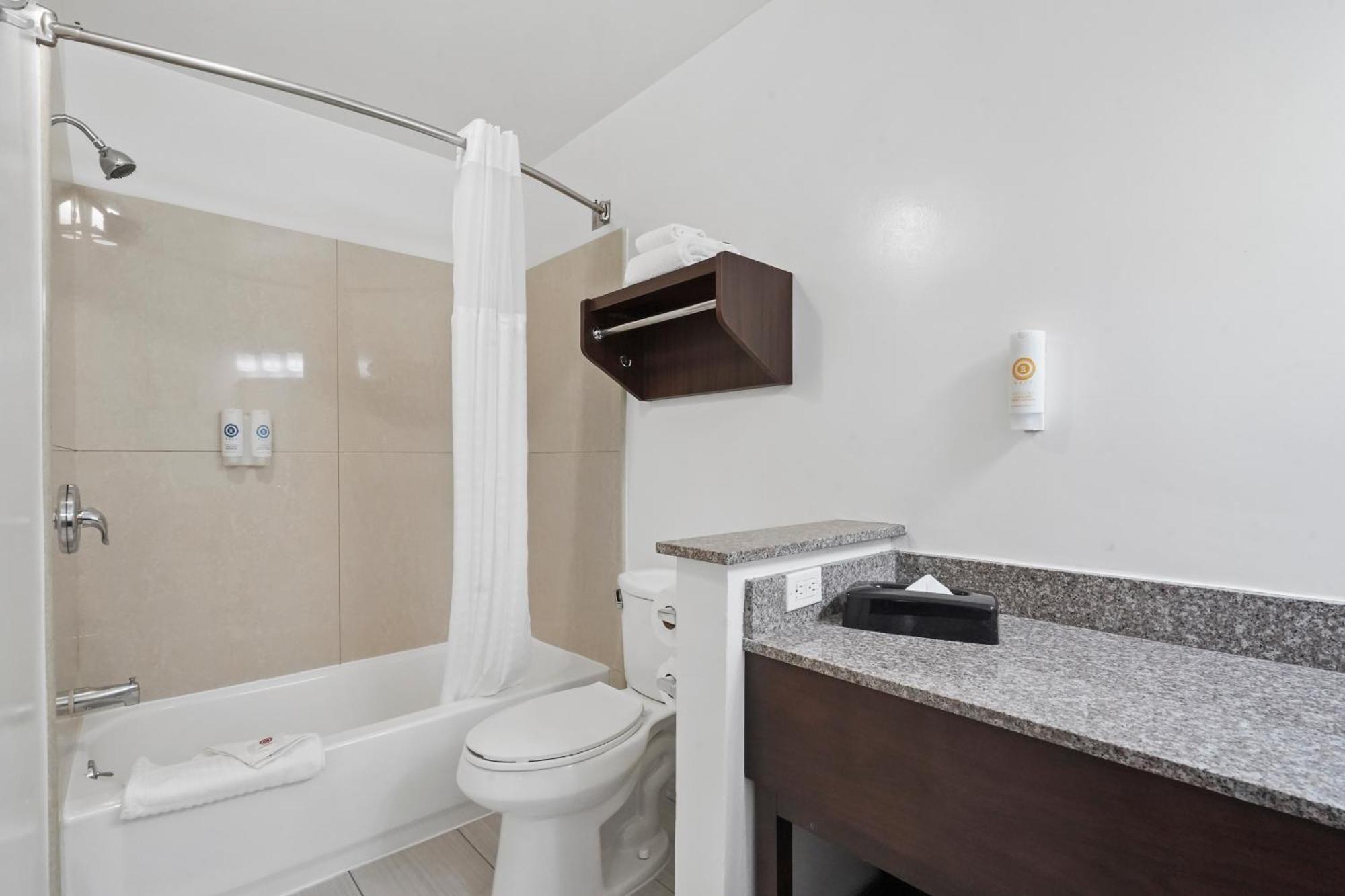 סנטה אנה Comfort Inn & Suites Orange County John Wayne Airport מראה חיצוני תמונה