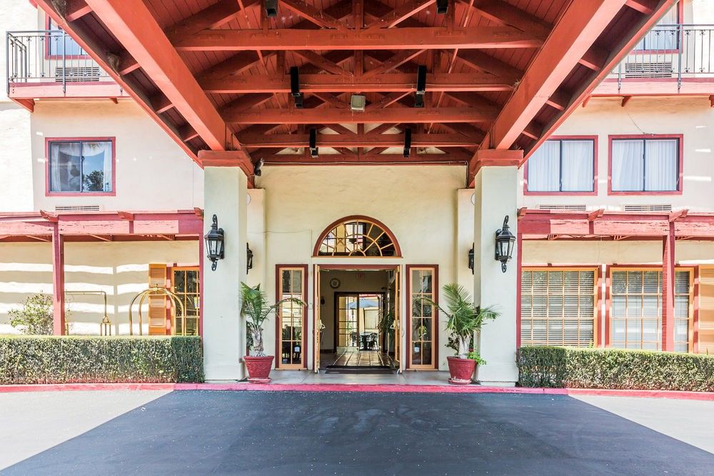 סנטה אנה Comfort Inn & Suites Orange County John Wayne Airport מראה חיצוני תמונה