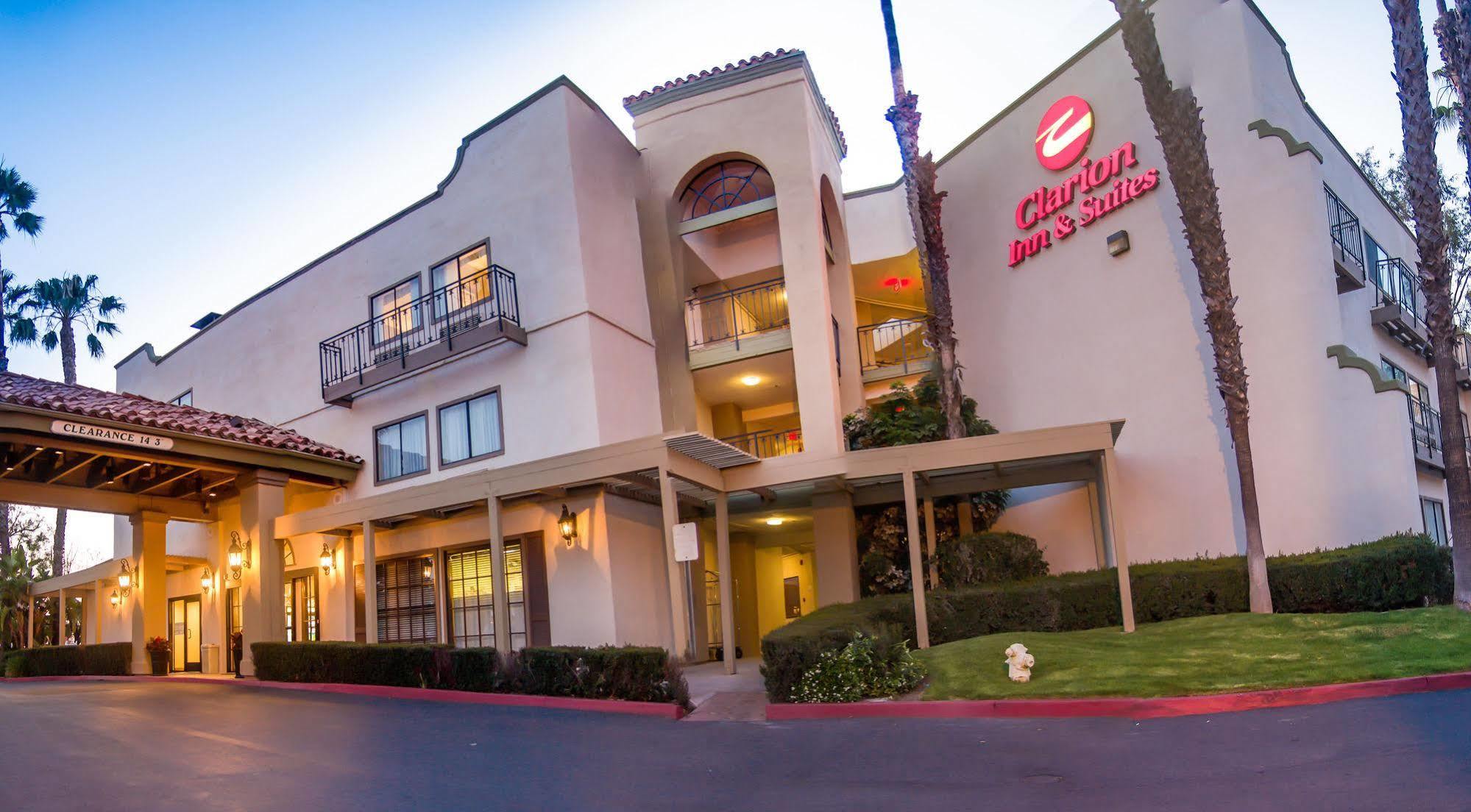 סנטה אנה Comfort Inn & Suites Orange County John Wayne Airport מראה חיצוני תמונה